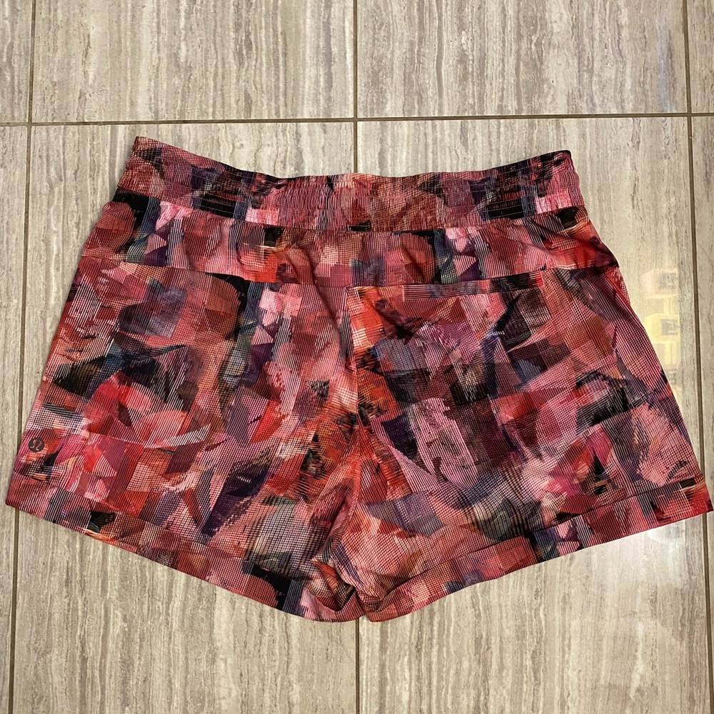 Lululemon Spring Break Away Shorts - Picture 2 of 5